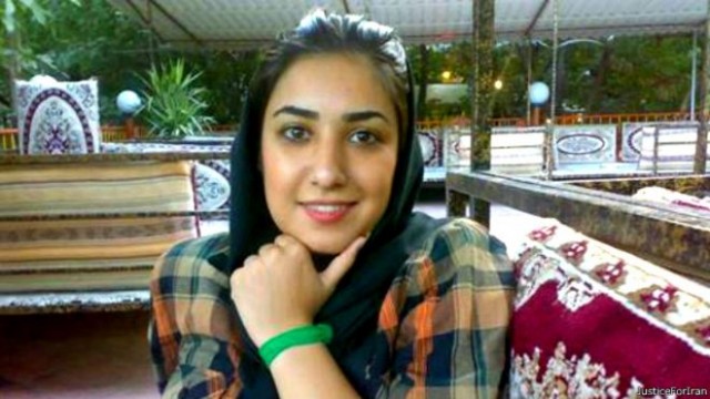 وکیل آتنا فرقدانی فعال مدنی و هنرمند به کمپین گفت که موکلش به ۷ سال و نیم زندان محکوم شده است.