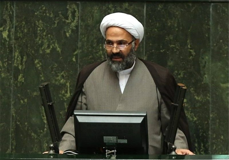 نصرالله پژمانفر نماینده تندروی مجلس در حال کار بر روی طرحی است که بر اساس آن کنترل ورود و خروج اینترنت کشور تحت کنترل نیروهای نظامی قرار میگیرد.