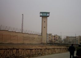 سرقت وسایل شخصی، نقض حریم خصوصی با شنود و ادامه اعتصاب غذای زندانیان سیاسی در زندان رجایی شهر