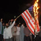 دفاع تندروها از آتش زدن پرچم آمریکا؛ حفظ هویت انقلابی یا استفاده برای مقاصدسیاسی؟