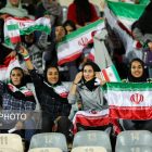 واکنش‌های مختلف به حضور گزینشی زنان در ورزشگاه آزادی برای تماشای بازی تیم‌ ملی فوتبال