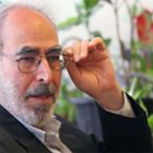 ابوالفضل قدیانی: دفاع از حقوق مردم، هزینه و تنش دارد اما روحانی باید بر اجرای قانون اساسی و این حقوق بایستد