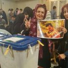 مادر علی شریعتی: ما رای دادیم، روحانی با عمل به وعده‌های دو سال پیش، زندانیان سیاسی را آزاد کند