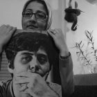 مادر مهسا امرآبادی در اعتراض به یورش ماموران به داخل بند زنان اوین: مسولان یک لحظه خودشان را به جای ما بگذارند