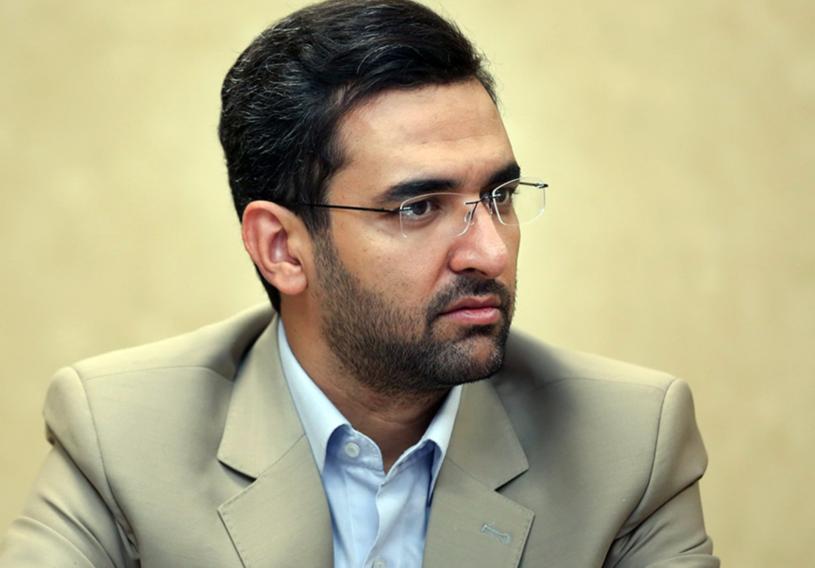 در ۱۳۹۶ محمودجواد آذری جهرمی، ۳۶ ساله، اولین وزیر جوان ارتباطات و فناوری اطلاعات شد. در جریان گرفتن رای اعتماد از ممجلس، فعالین نگرانی‌های بسیاری را نسبت به سابقه فعالیت او در وزارت اطلاعات را ابراز کردند