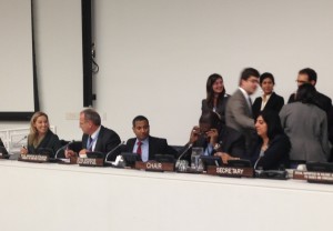 احمدشهید لحظاتی قبل از شروع جلسه ارائه گزارش خود در سازمان ملل، نیویورک 
