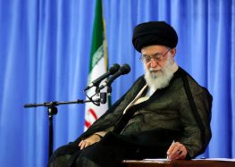 تناقض نامه‌های خامنه‌ای به جوانان غربی با سیاست‌های داخلی او: چرا رهبر به توصیه‌های خود عمل نمی‌کند؟