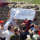 بازداشت و ضرب و شتم  شرکت‌کنندگان در یک تجمع مسالمت‌آمیز در قلعه بابک